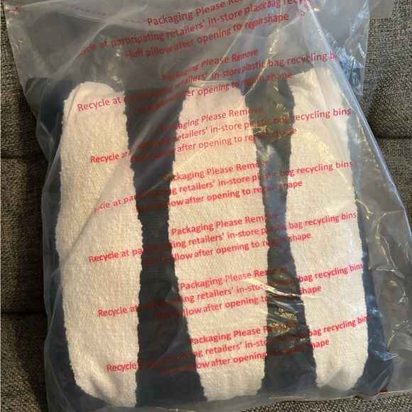 New Threshold Black and White Pillow - Picture 2 of 6